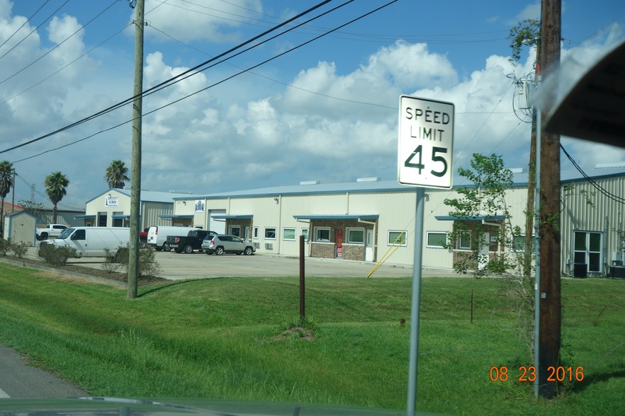 More Photos Of 1815 Dickinson Ave, Dickinson Warehouse For Lease