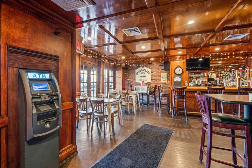 More Photos Of 8 Wall St, Huntington Restaurant For Sale