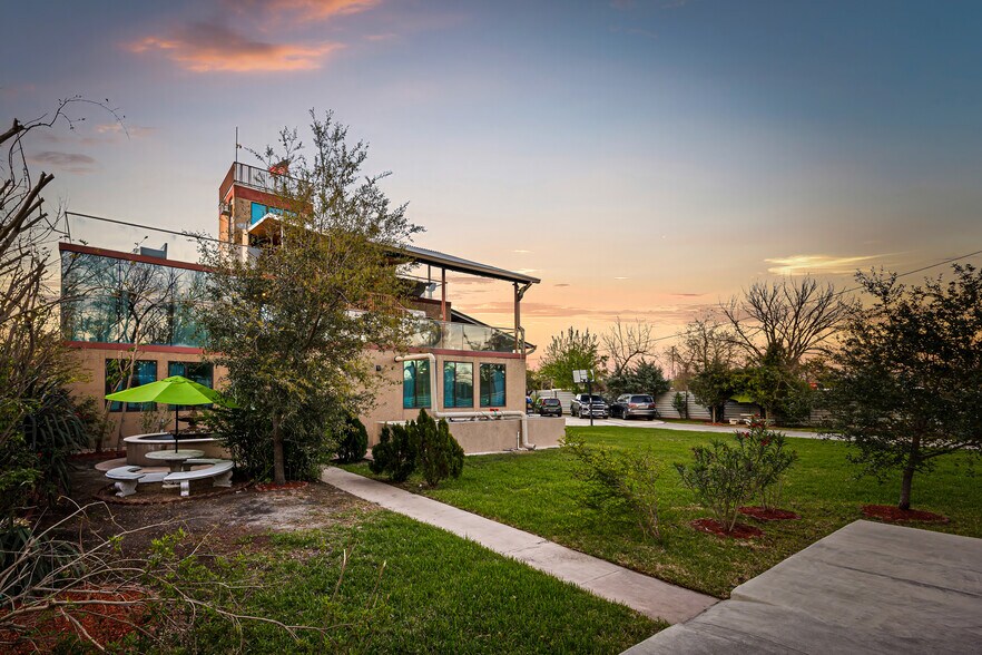More Photos Of 4015 Luell St, Houston Specialty For Sale
