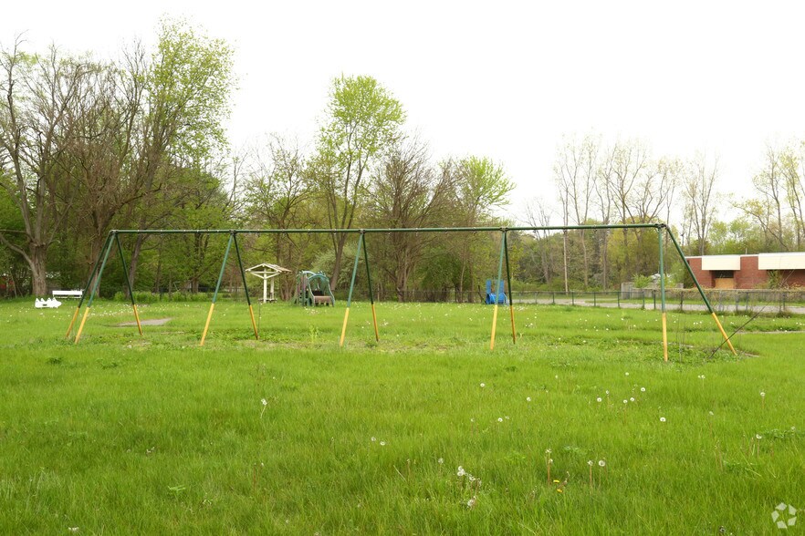 More Photos Of 39000 Superior St, Romulus Schools For Sale