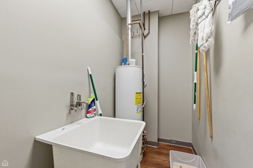 More Photos Of 6200 S Oakley Ave, Chicago Warehouse For Sale