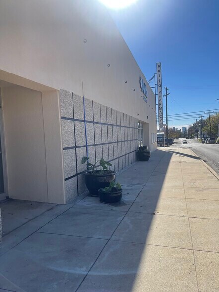 More Photos Of 2602-2608 N Main Ave, San Antonio Unknown For Sale