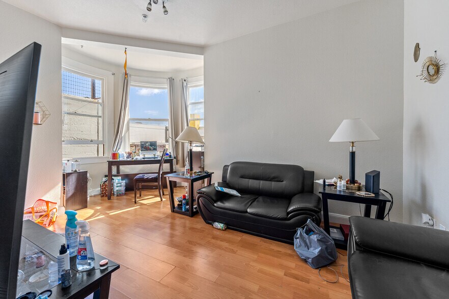 More Photos Of 135-139 8th St, San Francisco Apartments For Sale