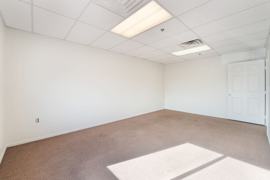 More Photos Of 4650 Judson Ave, Las Vegas Warehouse For Lease