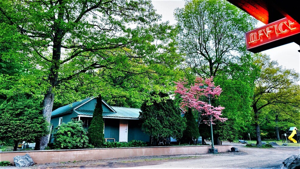 More Photos Of 334 NY-32A, Palenville Hotel For Sale