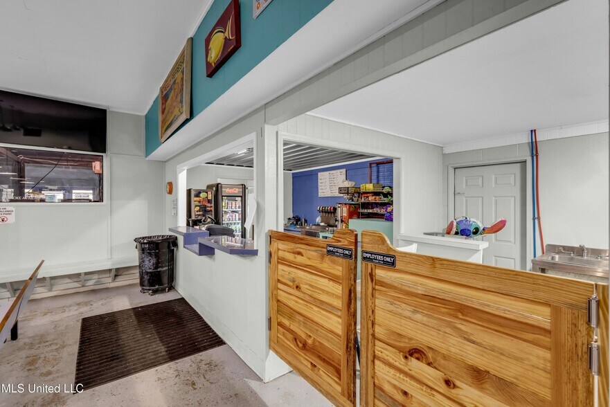 More Photos Of 6238 MS-198, Lucedale Specialty For Sale