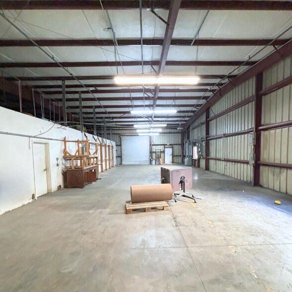 More Photos Of 1650 12th St E, Palmetto Manufacturing For Lease