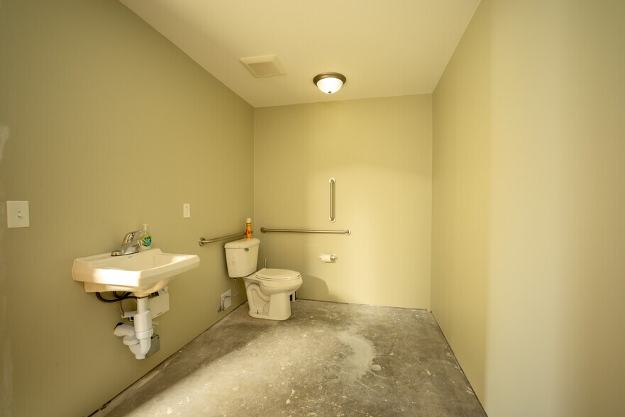 More Photos Of 508 E Houghton Ave, West Branch Freestanding For Sale