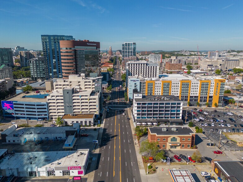 More Photos Of 1720 W End Ave, Nashville Office For Lease