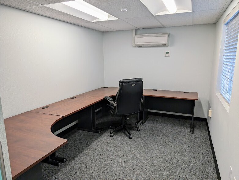 More Photos Of 105 Washington Blvd, Algona Office For Lease