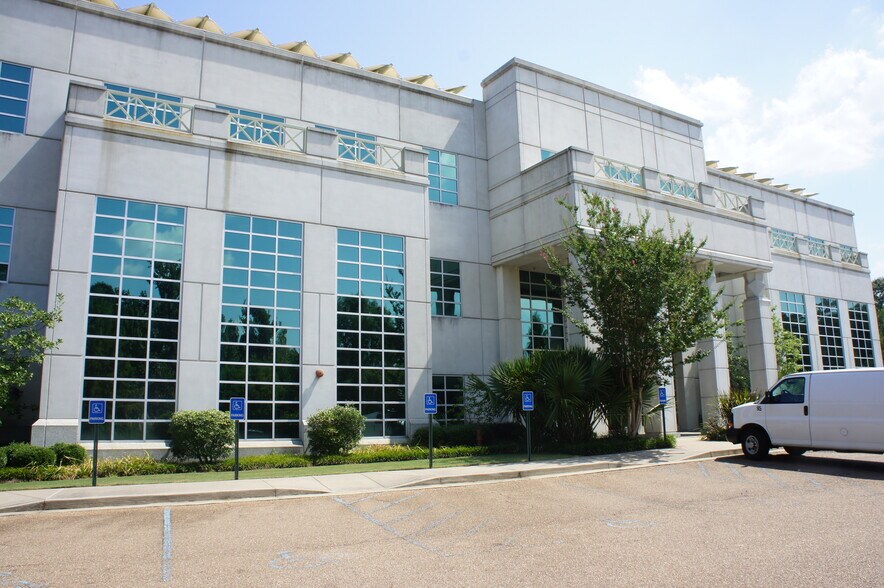 More Photos Of 10 Canebrake Blvd, Flowood Coworking Space
