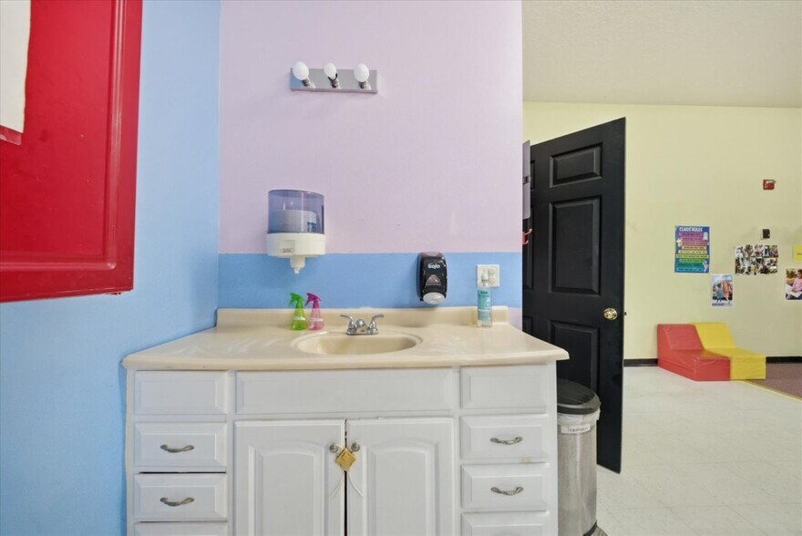 More Photos Of 1330 Knox McRae Dr, Titusville Schools For Sale