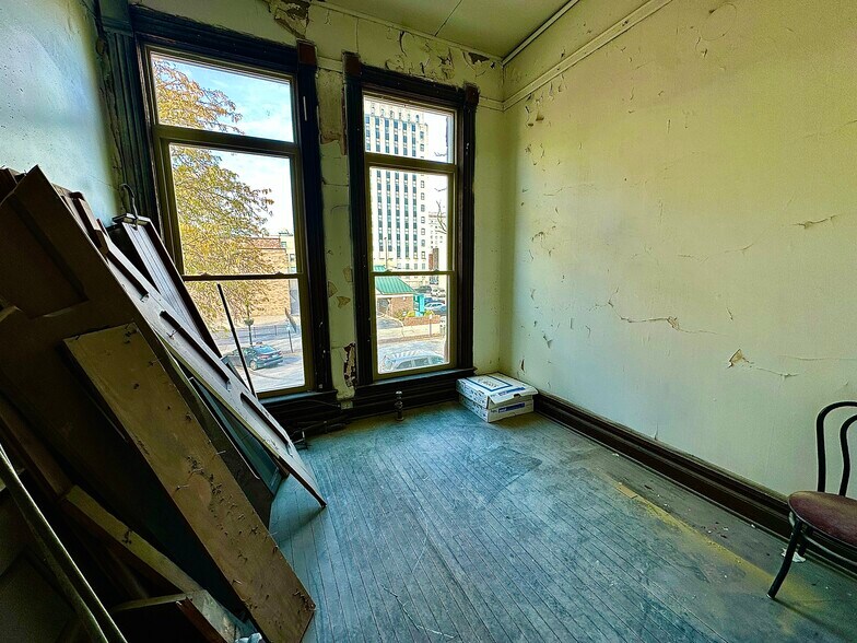 More Photos Of 124 N Main St, Lima Specialty For Sale