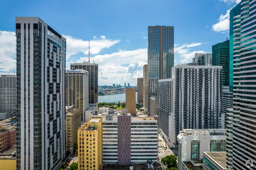 More Photos Of 150 SE 2nd Ave, Miami Office For Lease