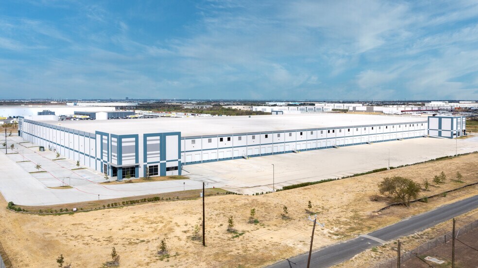 More Photos Of 6851 Cal Turner Dr, San Antonio Distribution For Lease