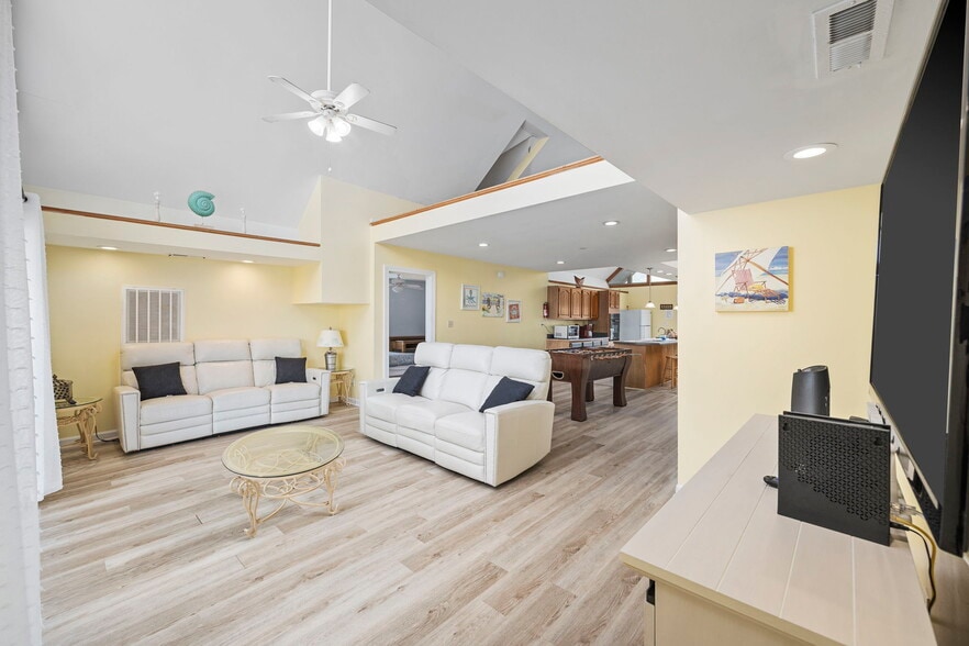 More Photos Of 510 S Ocean Blvd, Surfside Beach Multifamily For Sale