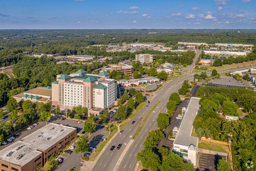 More Photos Of 11301 Financial Centre Pky, Little Rock Hotel For Sale