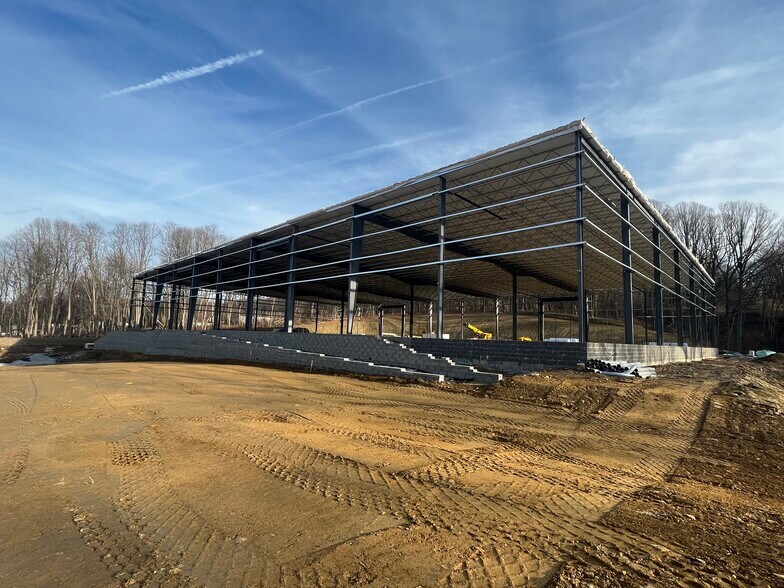 More Photos Of 70 Three Tun Rd, Malvern Light Distribution For Lease