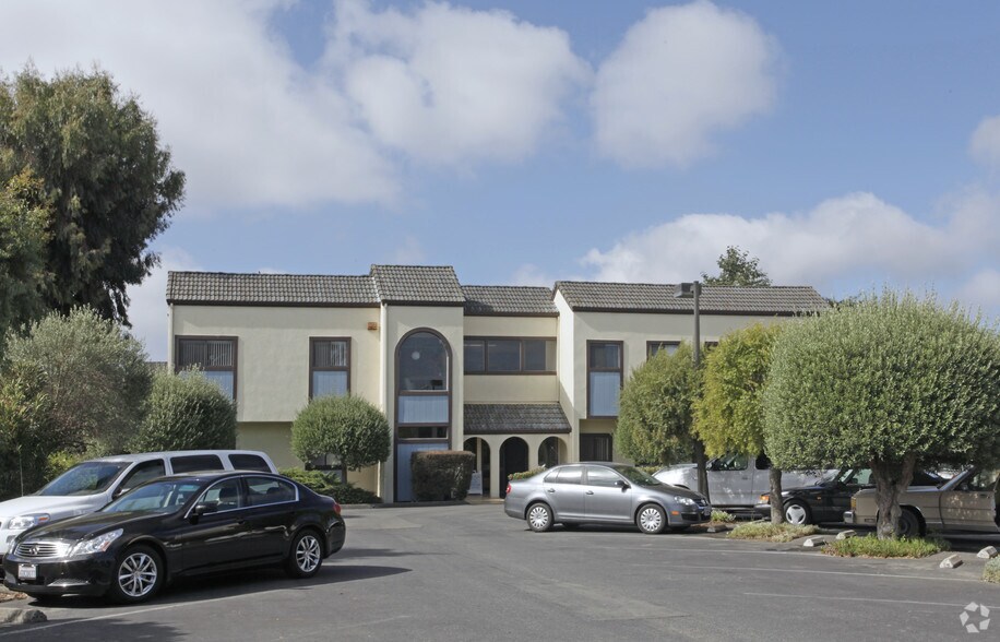 Primary Photo Of 150 Carnation Dr, Freedom Office For Lease