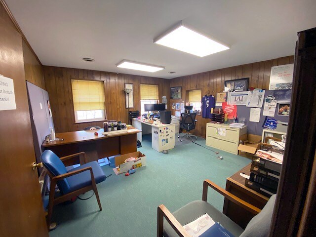 More Photos Of 720 New London Rd, Newark Office For Sale