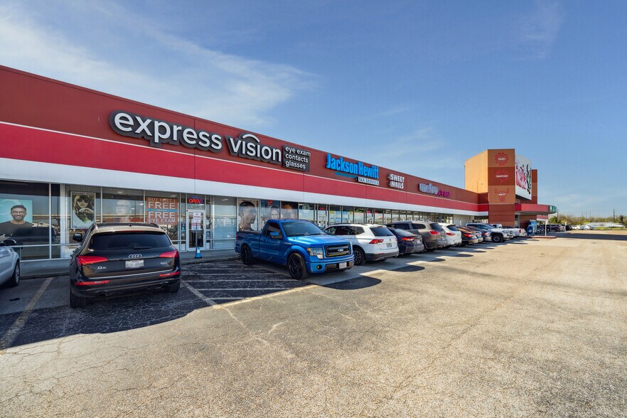 More Photos Of 12309-12367 S Main St, Houston Land For Lease