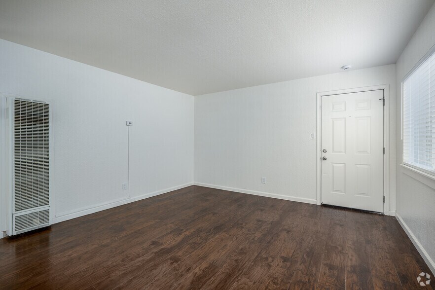 More Photos Of 3130-3132 3rd Ave, Sacramento Apartments For Sale