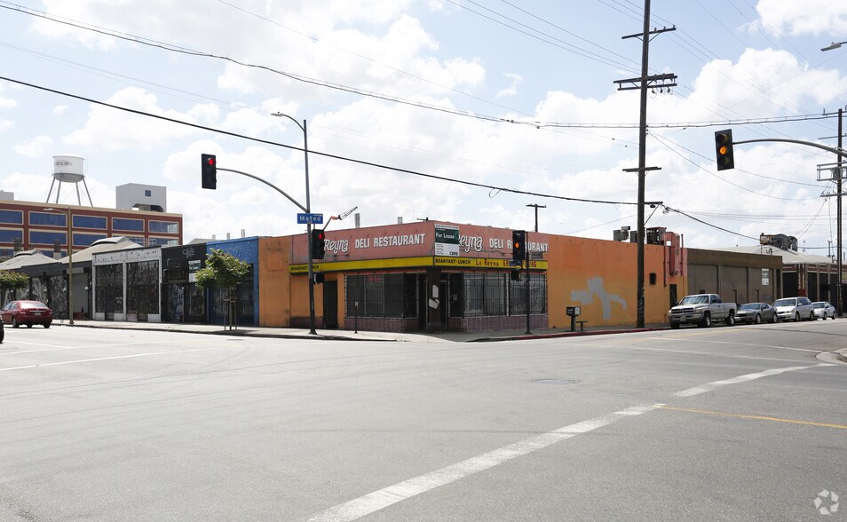 More Photos Of 2000 E 7th St, Los Angeles Storefront For Lease