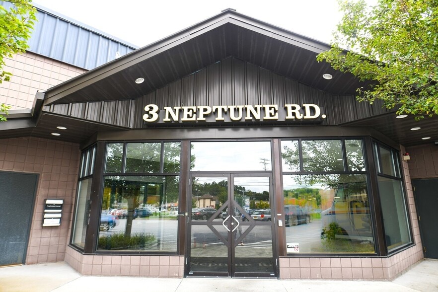 More Photos Of 3 Neptune Rd, Poughkeepsie Self Storage For Lease