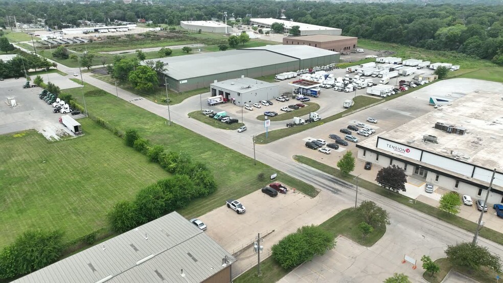 Primary Photo Of 2111 E 17th St, Des Moines Warehouse For Sale