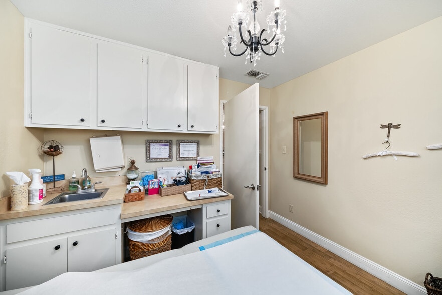 More Photos Of 1050 Las Tablas Rd, Templeton Medical For Lease