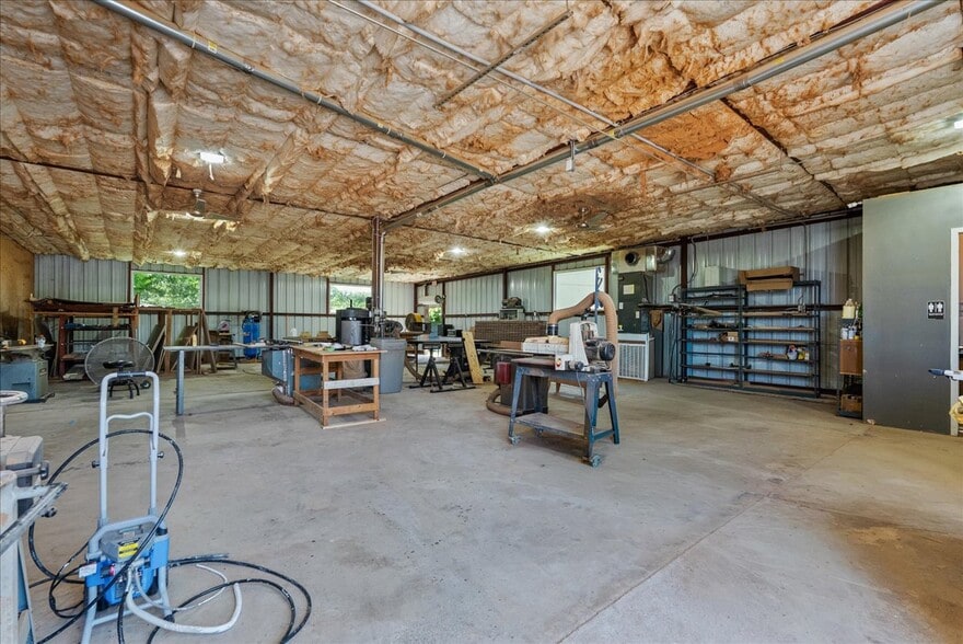 More Photos Of 2113 Garden Rd, Pearland Light Distribution For Sale