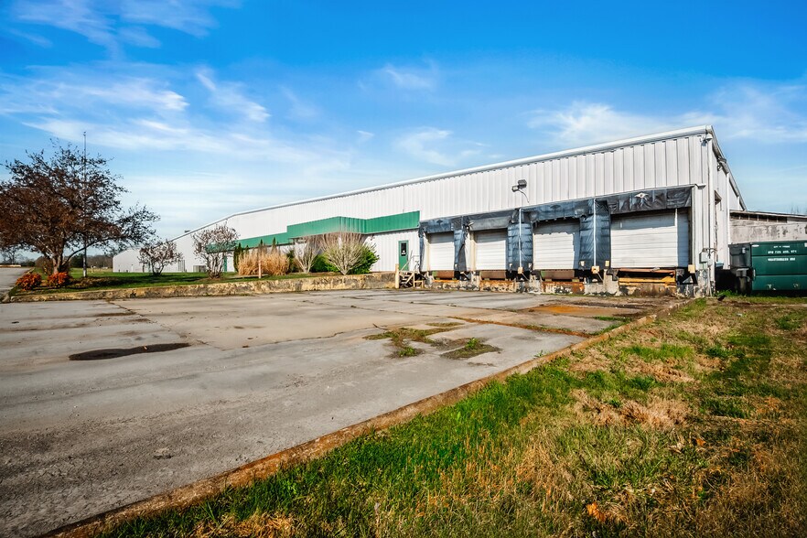 More Photos Of 415 Barbourville Rd, London Warehouse For Sale