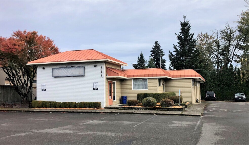 Primary Photo Of 19220 Mcloughlin Blvd, Gladstone Medical For Lease