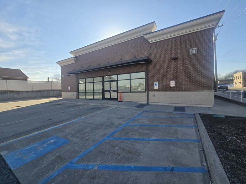 Primary Photo Of 66 S Franklin St, Hempstead Freestanding For Lease