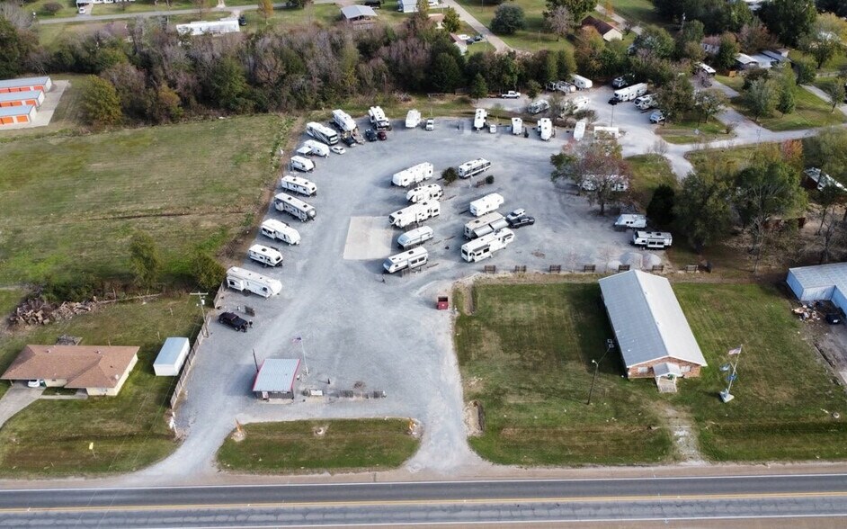 More Photos Of 1341 Broadway St, Delhi Trailer Camper Park For Sale