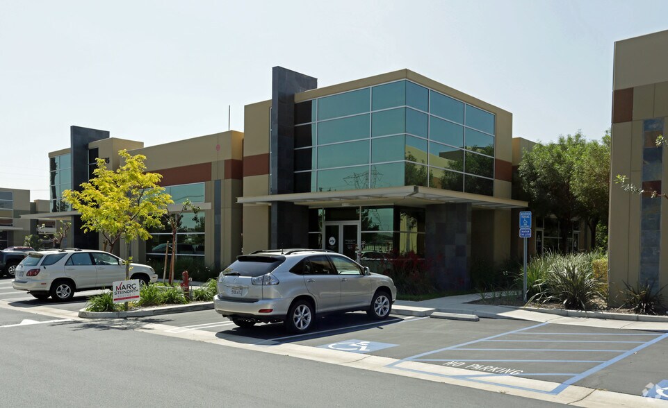 Primary Photo Of 8215 Rochester Ave, Rancho Cucamonga Medical For Lease