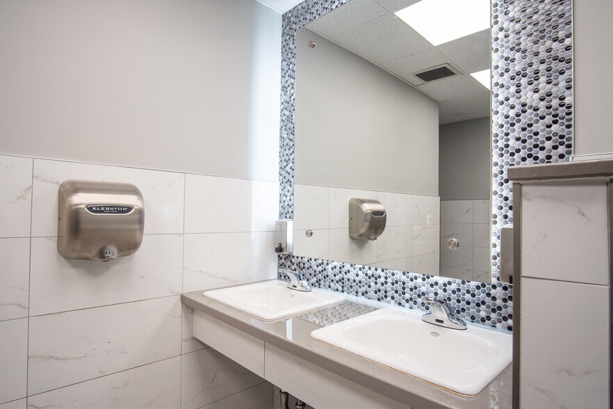 More Photos Of 265 Sunrise Hwy, Rockville Centre Office For Lease