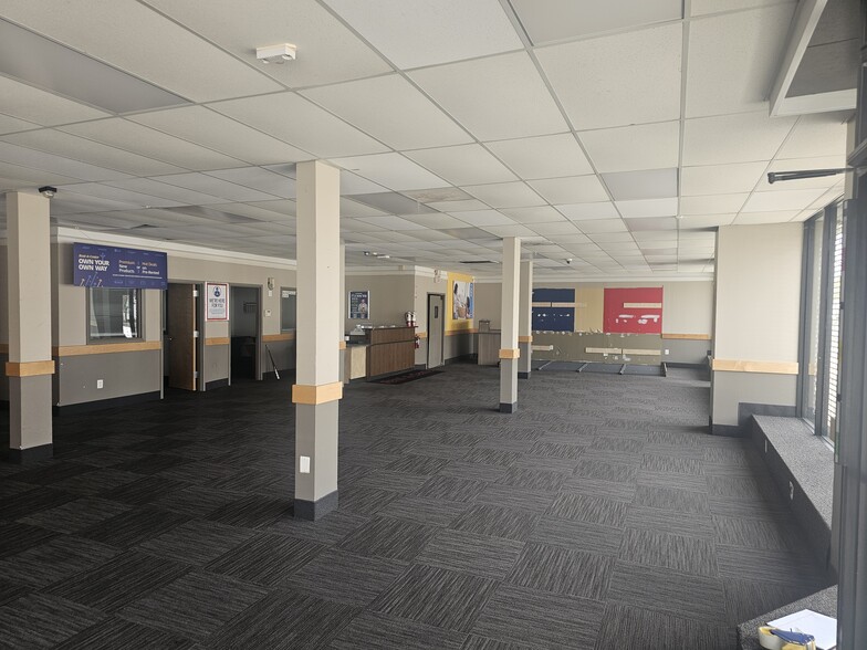 More Photos Of 8 Bloomfield Ave, Belleville Storefront For Lease