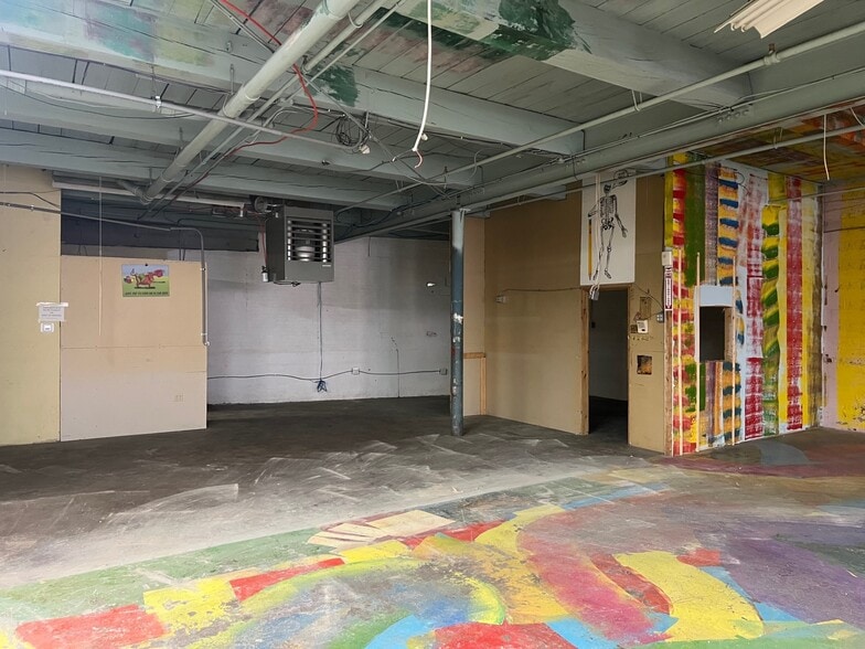 More Photos Of 27 Revere St, Portland Warehouse For Lease