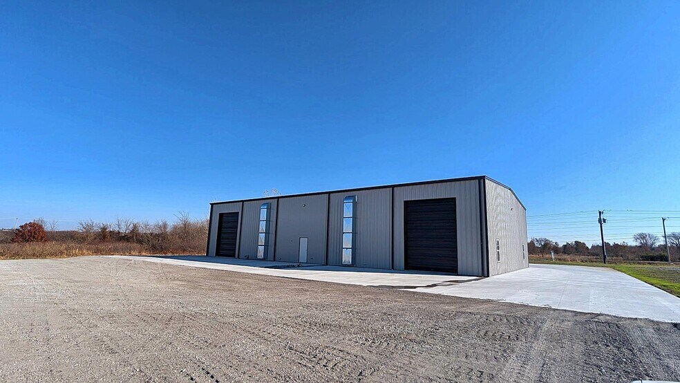 More Photos Of 1040 Moccasin Ave, Tahlequah Warehouse For Sale