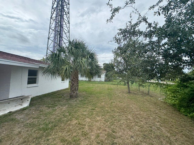 More Photos Of 5018 Grand Blvd, New Port Richey Office For Lease