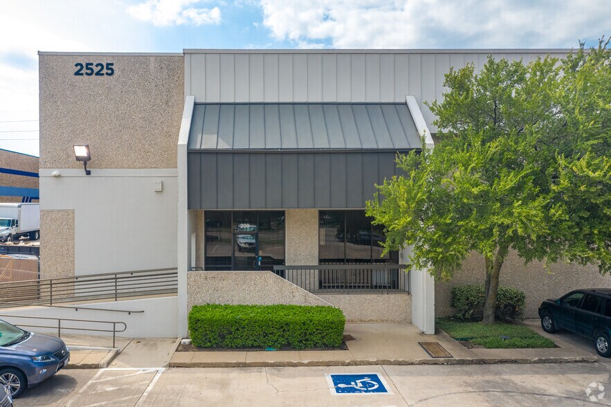 More Photos Of 2525 S Shiloh Rd, Garland Warehouse For Lease