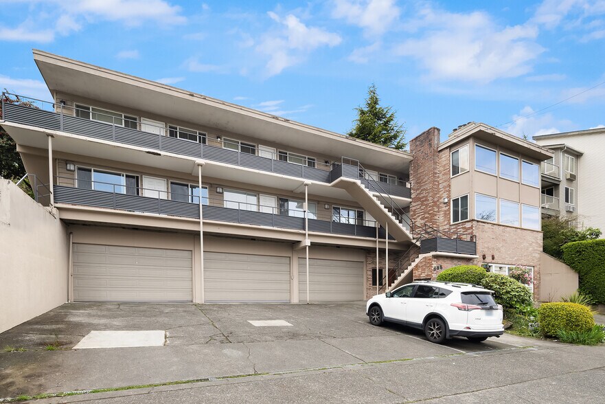 Primary Photo Of 855 W Nickerson St, Seattle Apartments For Sale