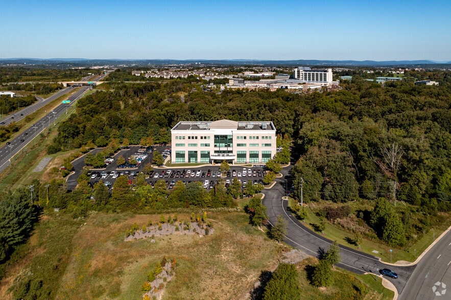 More Photos Of 44160 Scholar Plz, Leesburg Office For Lease