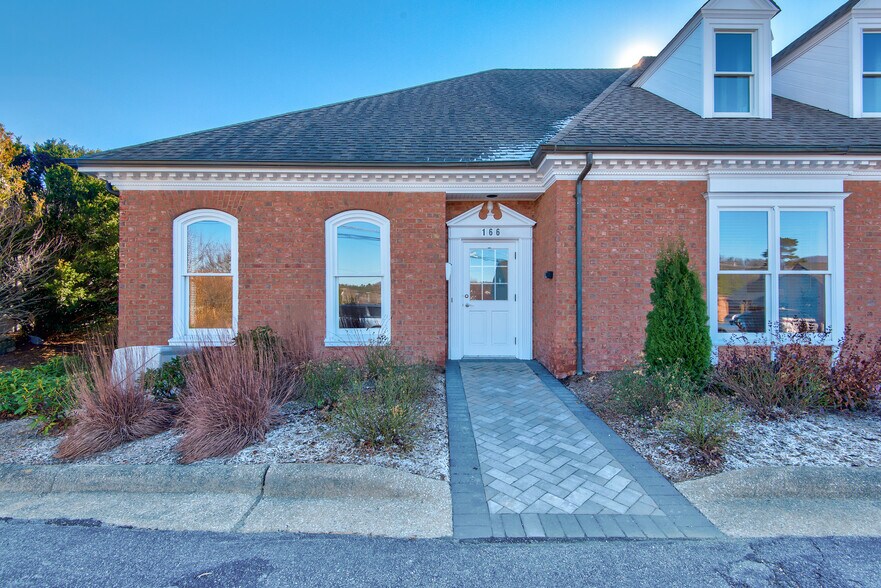 More Photos Of 166 Doctors Dr, Boone Medical For Lease