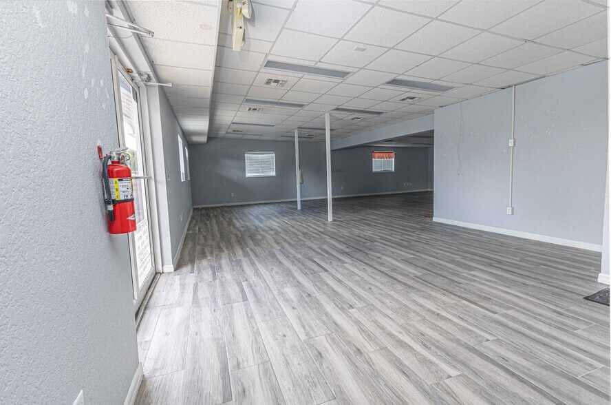 More Photos Of 700 N Main St, Wildwood Freestanding For Sale