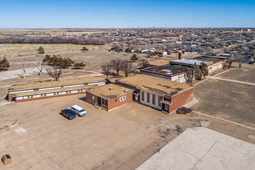 More Photos Of 2800 NW 9th St, Amarillo Schools For Sale