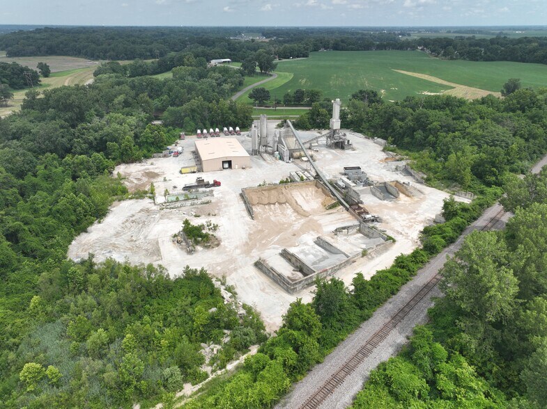 More Photos Of 5010 Old Alton Edwardsville Rd, Edwardsville Industrial For Sale