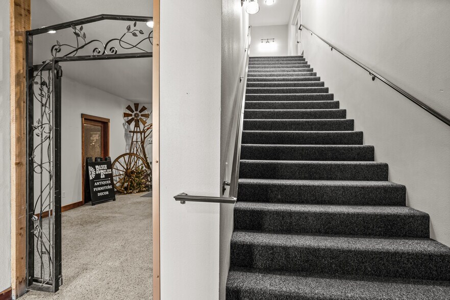 More Photos Of 320 N Main St, Prineville Storefront Retail Office For Sale