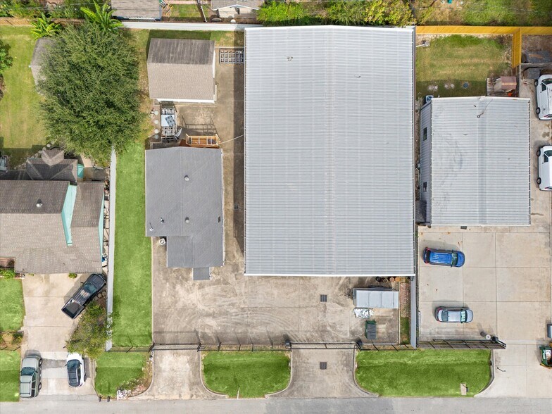 More Photos Of 11126 Timber Crest Dr, Houston Warehouse For Sale